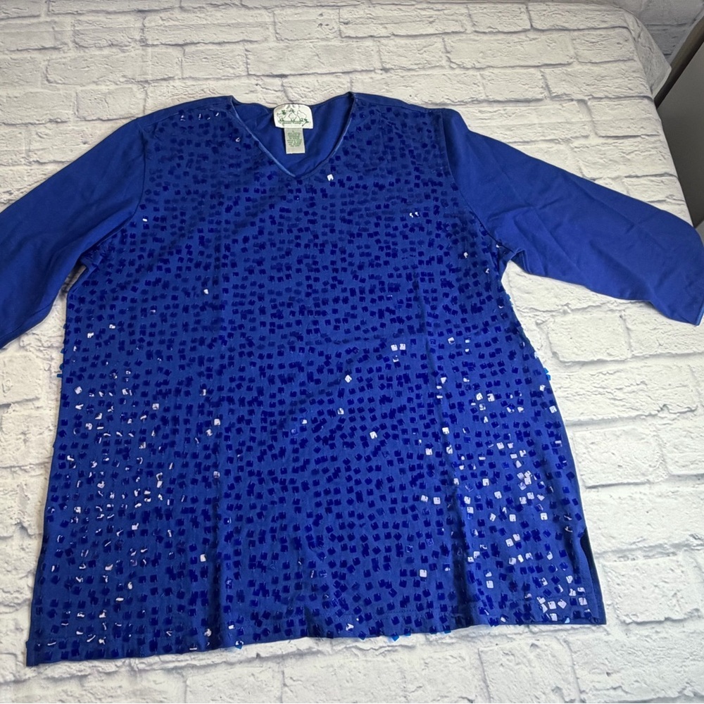Quacker Factory Royal Blue Sequin Top. Size Large.